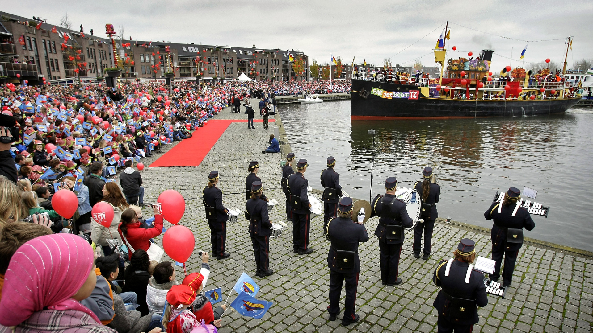 Liveblog: De laatste ontwikkelingen, beelden en impressies van de intocht van de Sint in Vianen