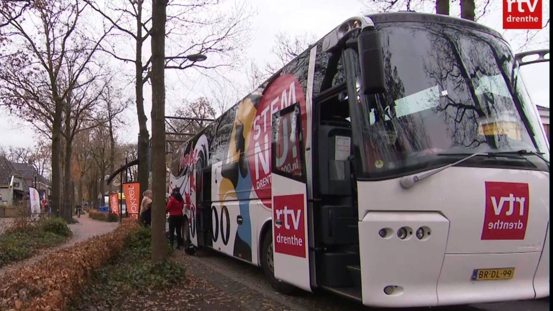 De Drentse 1000 Stemweek: Harry Loco En Sem Schilt In Zuidlaren - RTV ...