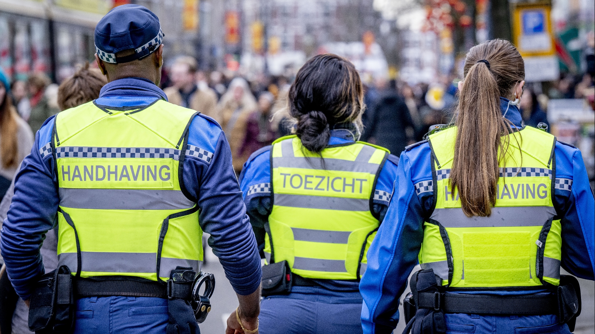 Handhavers op straat