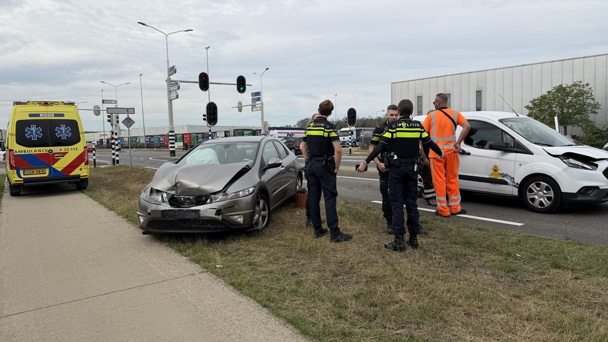 Gewonde bij kop-staart botsing op Keulsebaan