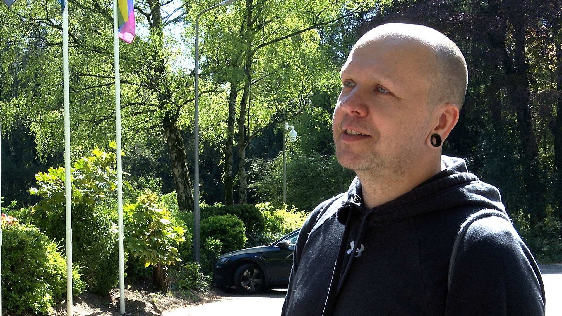 Kirill maakt kunst in het azc en haalt inspiratie uit zijn eigen ervaringen