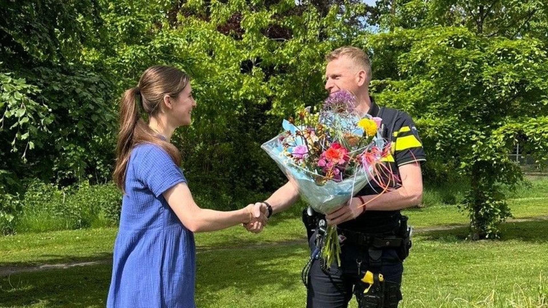 Foto: Bloemen voor tipgeefster na 'een van de grootste aanhoudingen'
