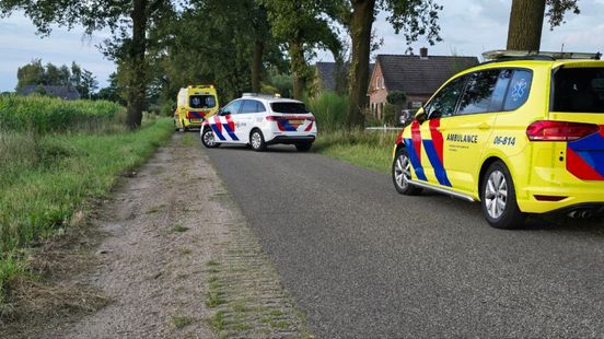 Motorrijder overleden na aanrijding met auto. Motorrijder overleden na aanrijding met auto.