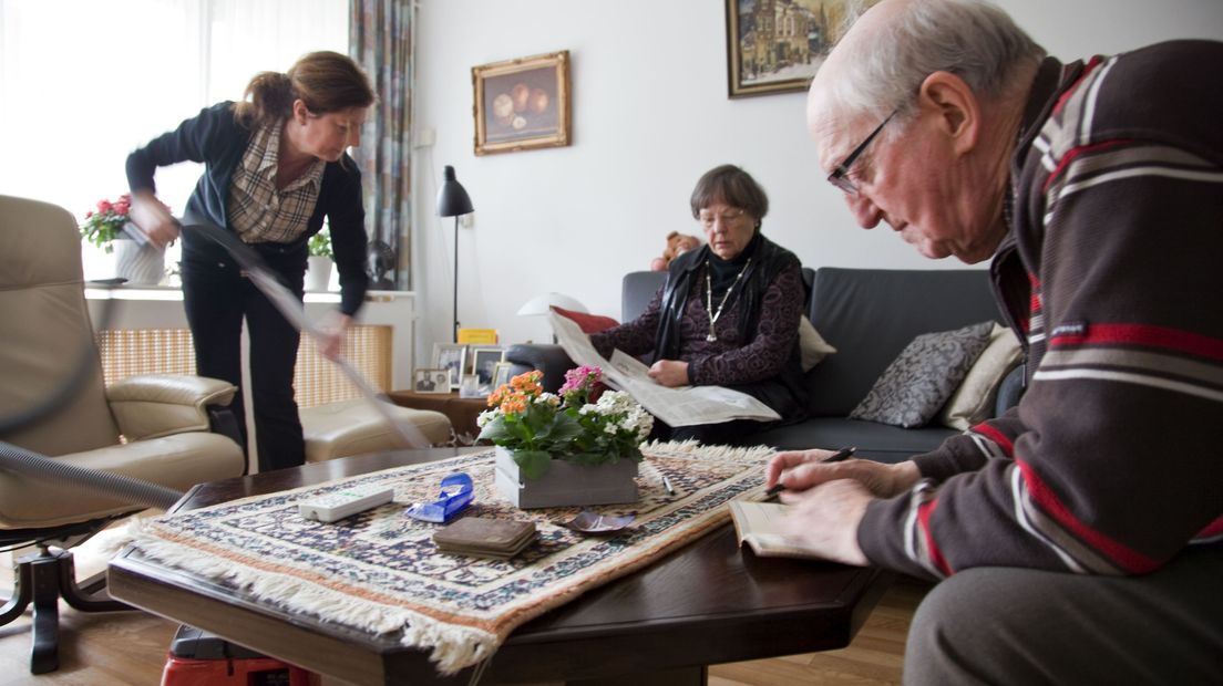 Ruim 50 zorgbedrijven in Nederland luiden de noodklok in een open brief aan de gemeenten. Elf bedrijven uit Gelderland onderschrijven de brief, waaronder TSN Thuiszorg. De zorgbedrijven maken zich zorgen om de lage prijzen die gemeenten willen betalen voor thuiszorg.