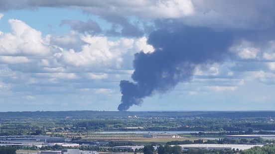 112-Nieuws: Brand Veenendaal in wijde omgeving te zien | Autobotsing in Rhenen. 112-Nieuws: Brand Veenendaal in wijde omgeving te zien | Autobotsing in Rhenen.