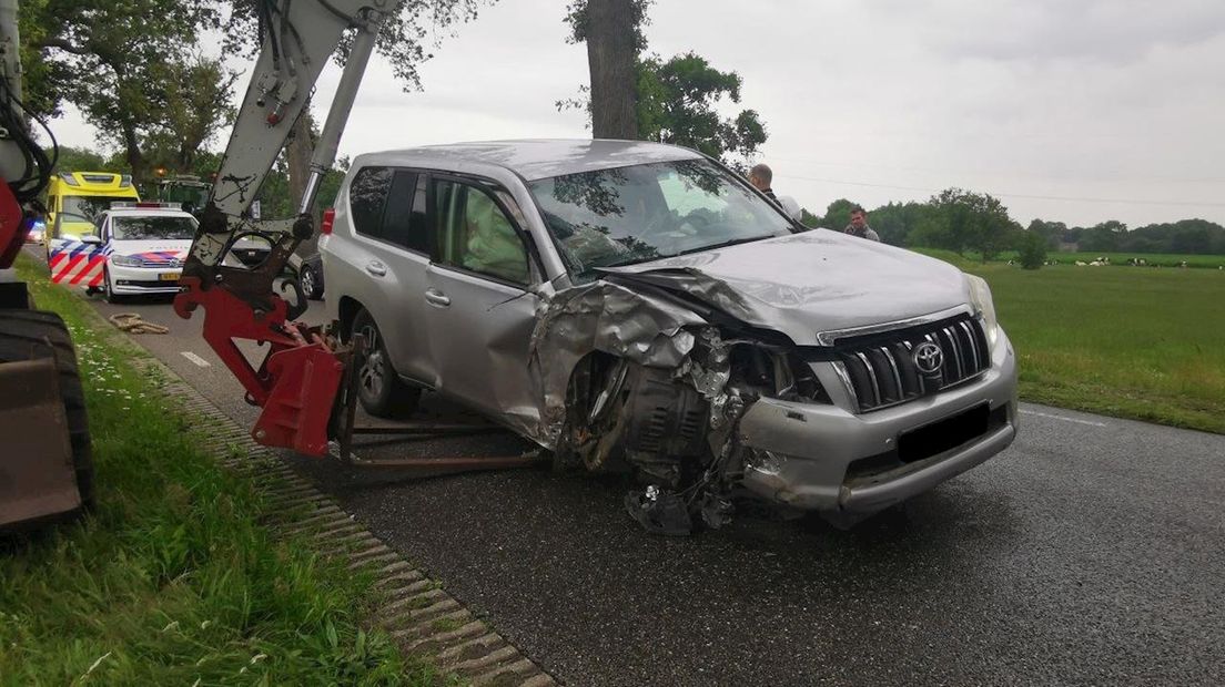 De auto raakte zwaar beschadigd.