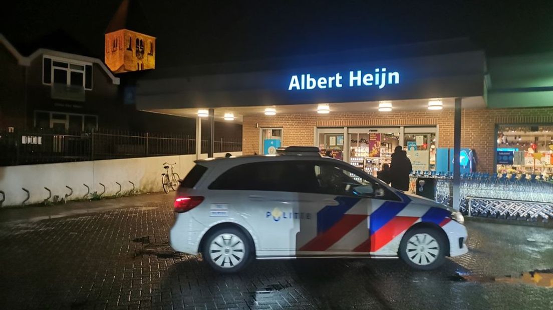 Na een overval op de Albert Heijn in Geldermalsen opende de politie een klopjacht.