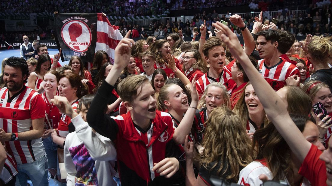 Dolle vreugde bij iedereen met een rood-wit hart