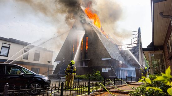 Foto: De kogel is door de kerk: verwoeste Regenboogkerk wordt herbouwd
