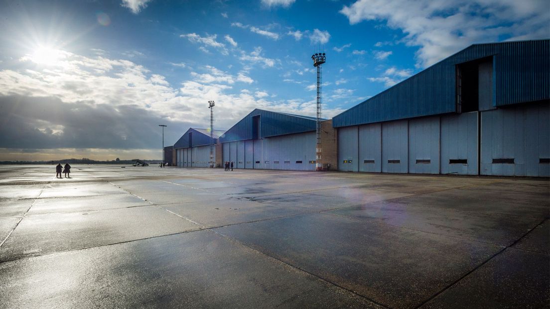 De hangars van voormalig vliegveld Valkenburg