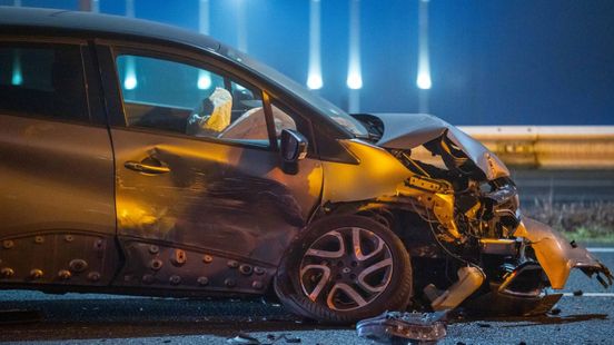 Bijna uur vertraging door ongeval op A12. Bijna uur vertraging door ongeval op A12.
