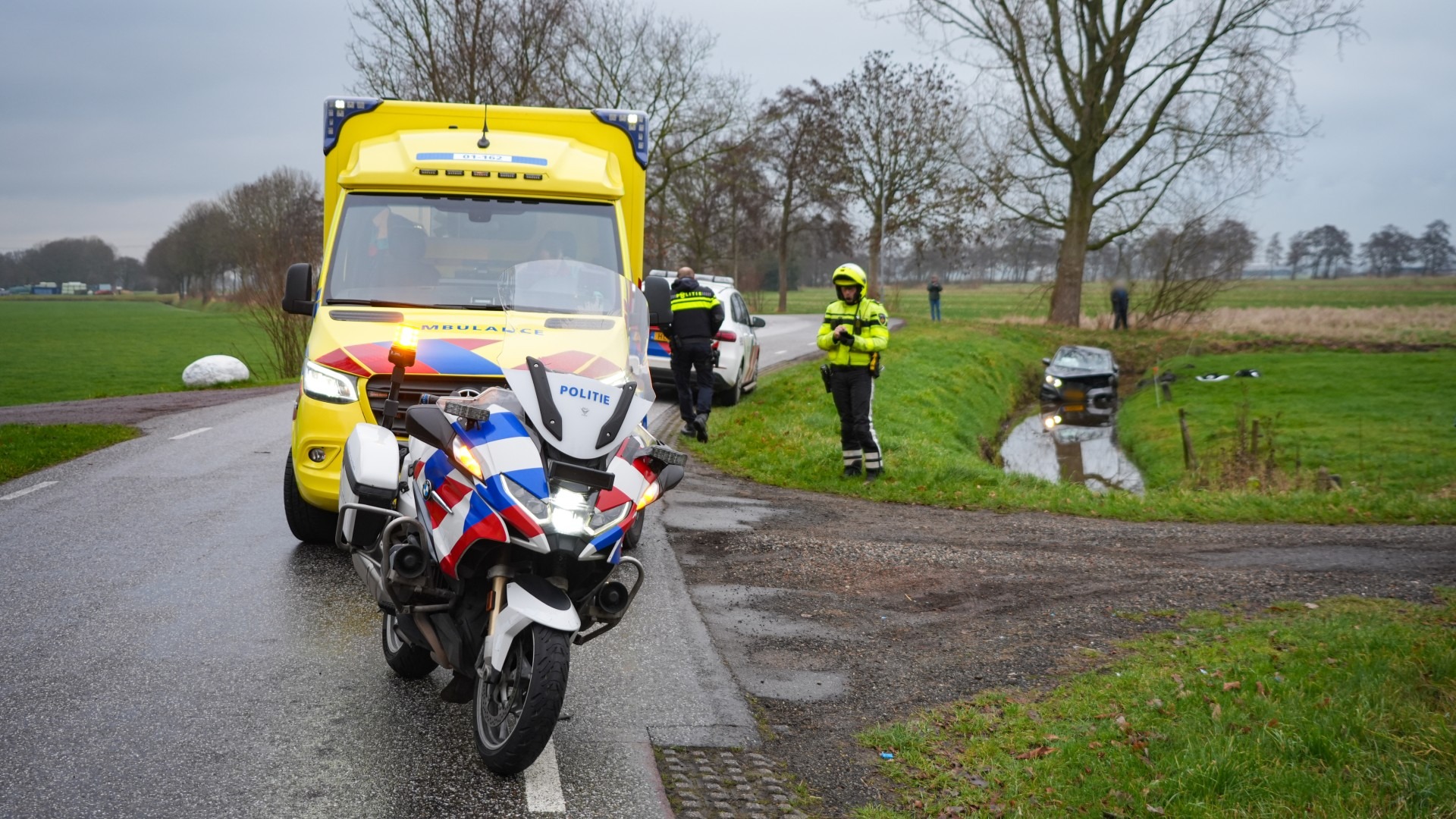 Storing in reisinformatie op NS-stations • Ongeluk met crossbrommer in Aduard.
