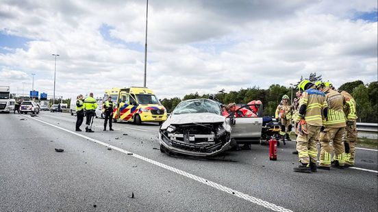 Snelweg volledig dicht na ongeluk op A50 Home