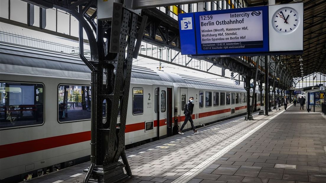 De trein naar Berlijn op station Hengelo
