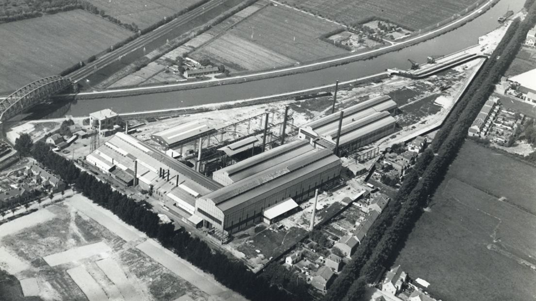 De Demka-fabriek anno 1921, één van de belangrijkste economische pijlers langs het kanaal.