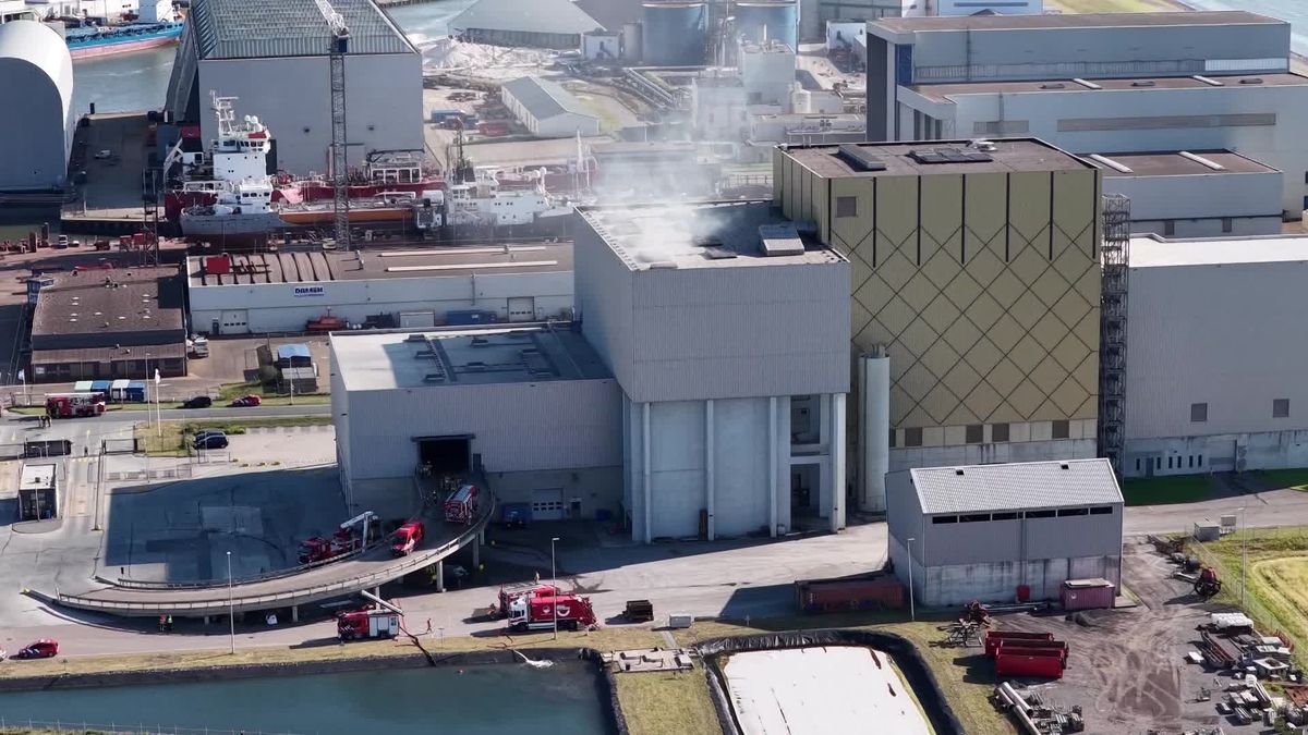 Brand bij REC in Harlingen