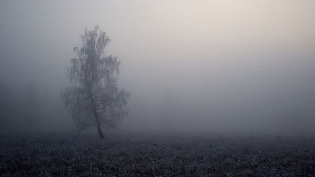 De mist blijft tot 10.00 uur hangen.