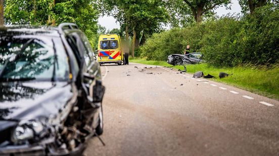 Gewonde bij zware aanrijding. Gewonde bij zware aanrijding.