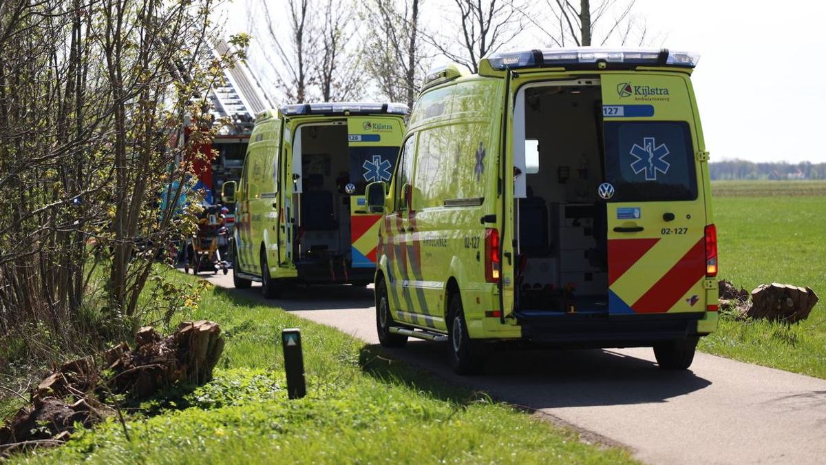 Drie kinderen en man (19) ernstig gewond bij ongeluk in Tijnje