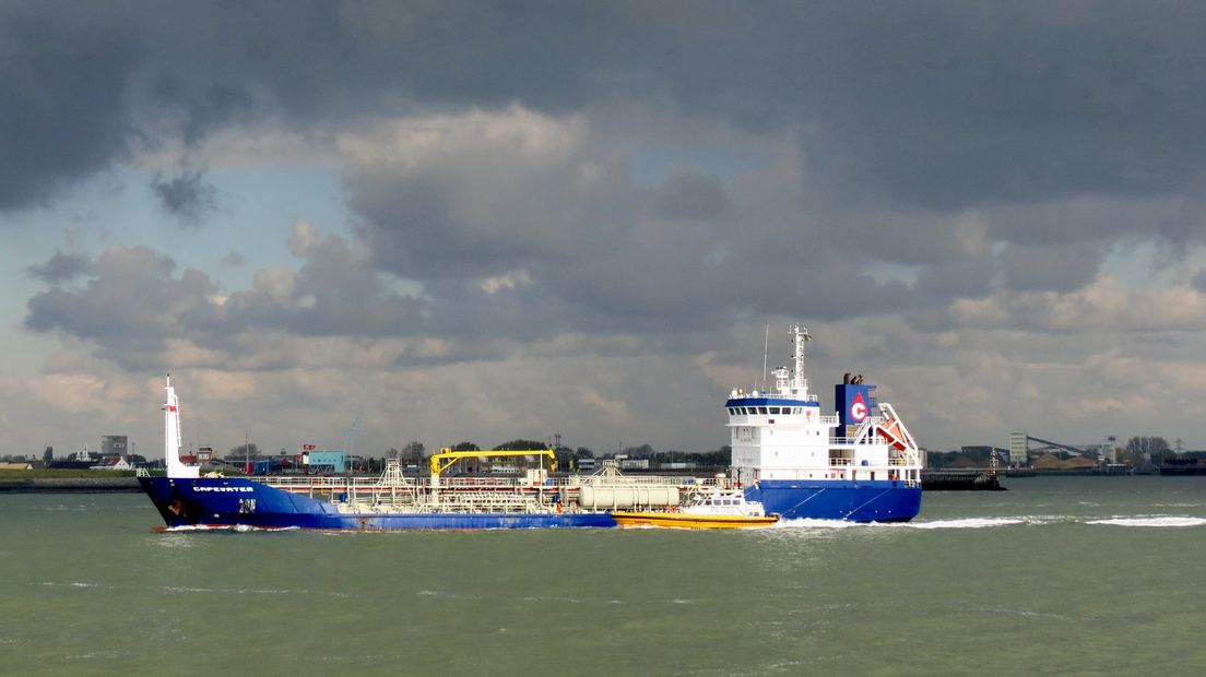 Een tankschip op de Westerschelde