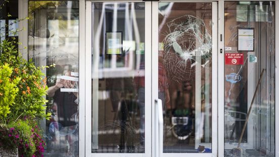 34-jarige man uit Ermelo aangehouden voor vernielingen gemeentehuis Loosdrecht op Koningsdag Home