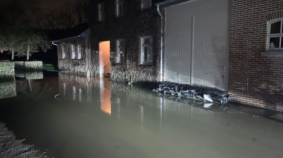 Wateroverlast door hoogwater in de Geul