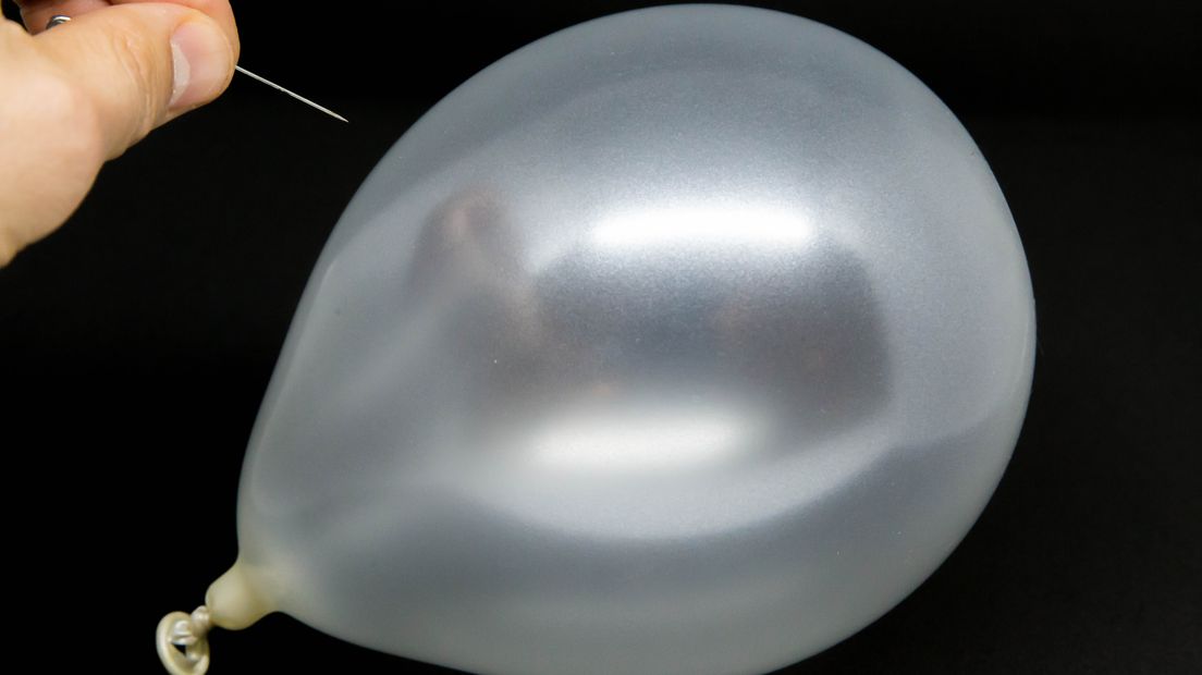 Waarom geeft een ballon die kapot gaat zo'n knal? (Rechten: Flickr / Marco Verch)