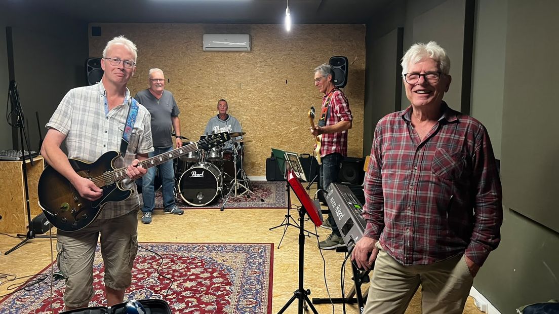 Blues Division speelde vanavond De Muziek Kazerne