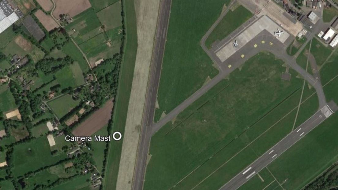 Mast vol met camera's verrijst bij Groningen Airport Eelde (Rechten: LVNL)