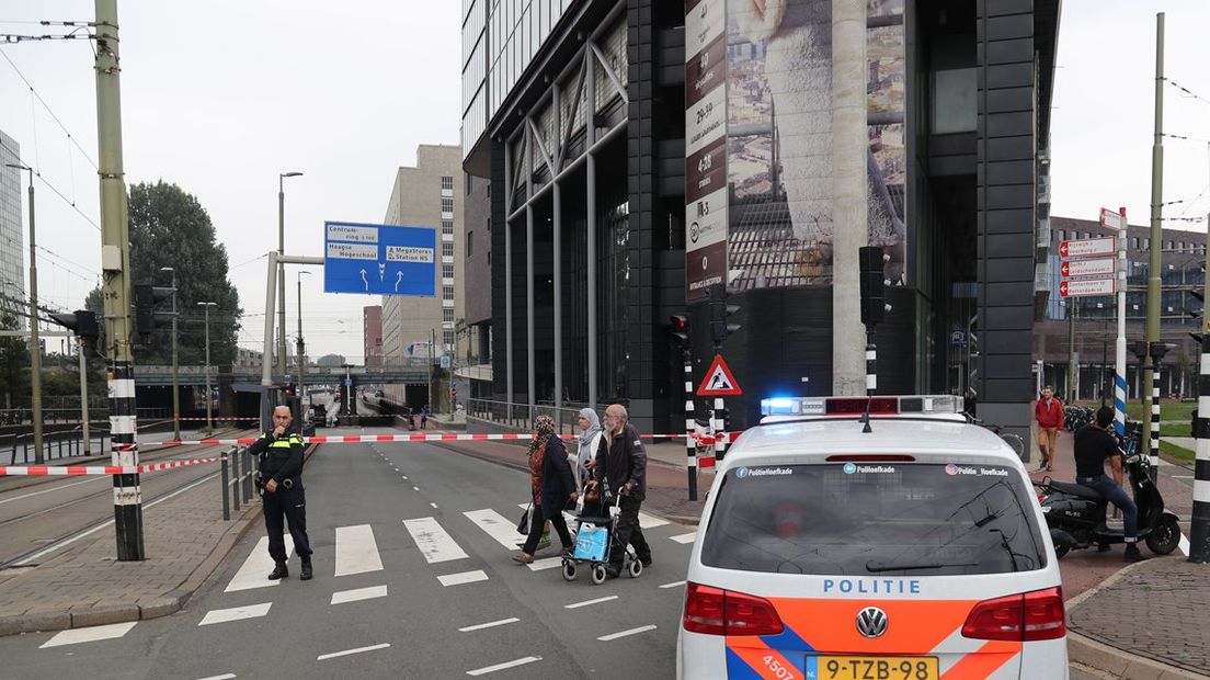 Rijswijkseplein afgesloten vanwege vallend glas