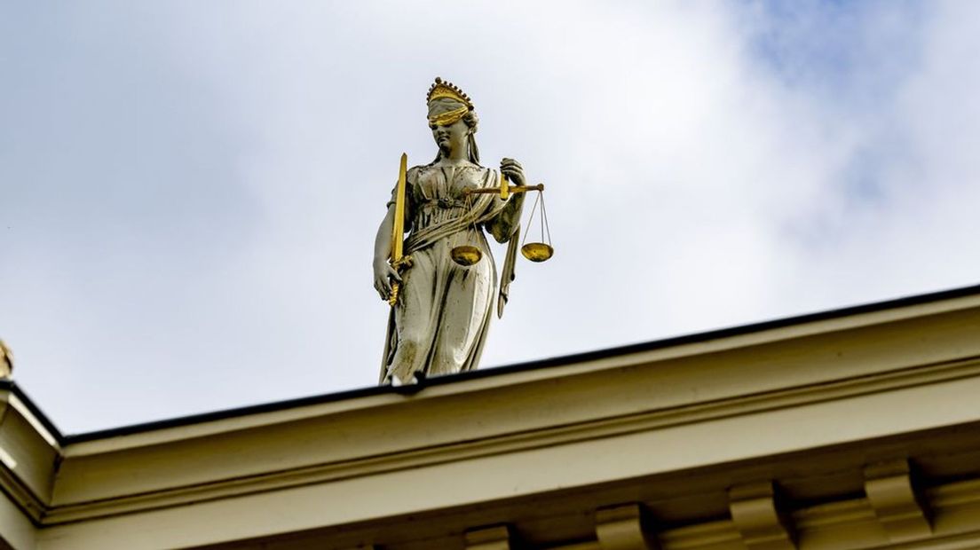 De rechtbank in Zutphen veroordeelde de mannen tot celstraffen.