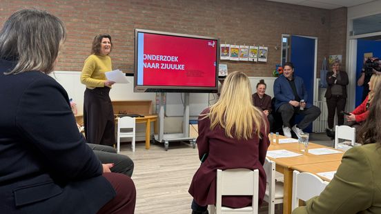 Kleine stoeltjes tijdens vergadering Staotecomité Limburgse taal in peuteropvang Nieuws