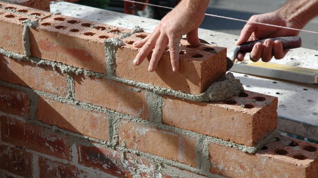 Vooral in de bouw en de techniek is voldoende werk (Rechten: Archief RTV Drenthe)