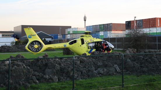 Ongeluk op kartbaan, slachtoffer komt met hoofddoek vast te zitten. Ongeluk op kartbaan, slachtoffer komt met hoofddoek vast te zitten.