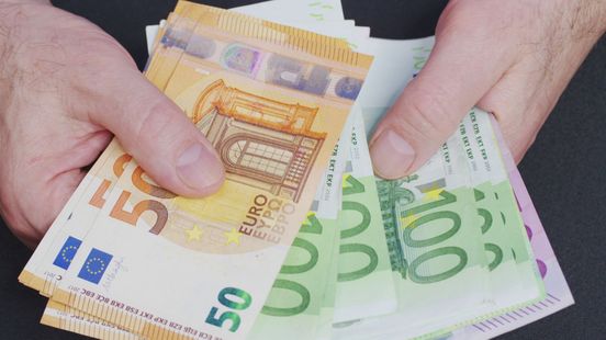 Man die 'bijna alles contant' afrekende moet 102.000 euro terugbetalen