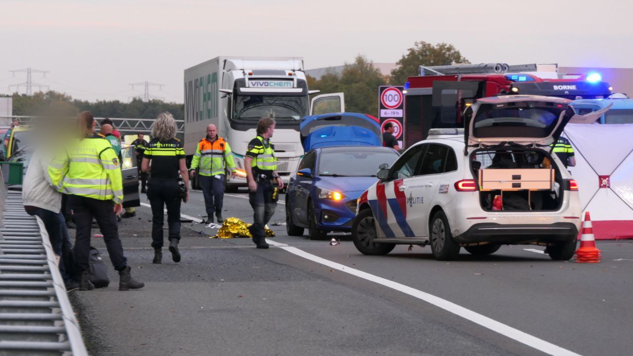 Slachtoffer fataal ongeval op A35 is vrouw uit Hengelo, man aangehouden.