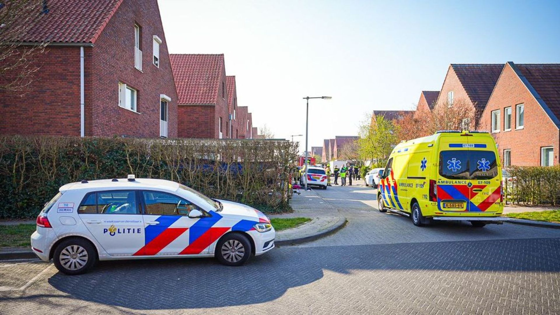 Een deel van de woonwijk is afgezet vanwege het onderzoek naar de onbekende stof.