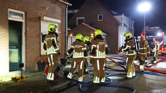 Man raakt gewond bij brand in eigen woning
