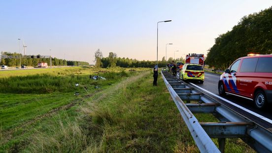 Dodelijk ongeluk op afrit A27 bij Vianen. Dodelijk ongeluk op afrit A27 bij Vianen.