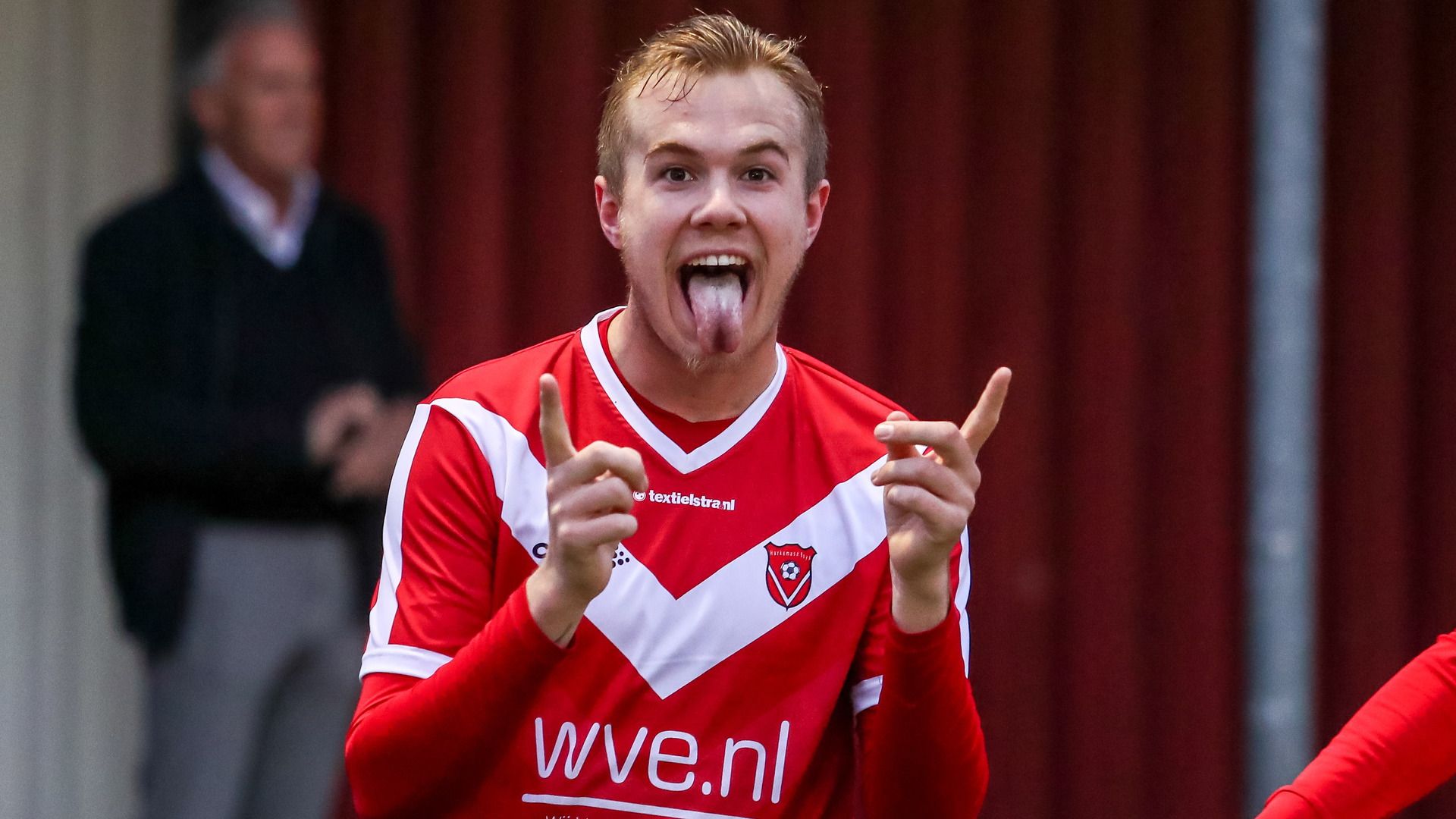 Kian Visser viert zijn goal