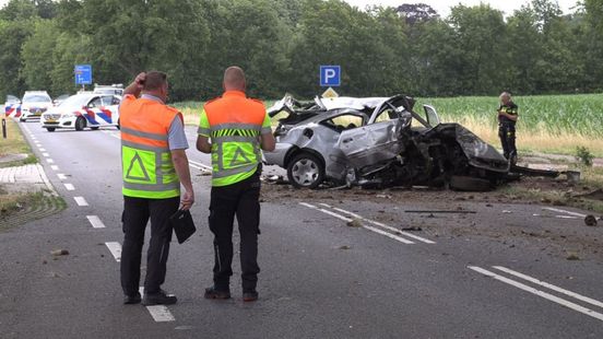 Gewonde bij zwaar auto-ongeluk op N318. Gewonde bij zwaar auto-ongeluk op N318.