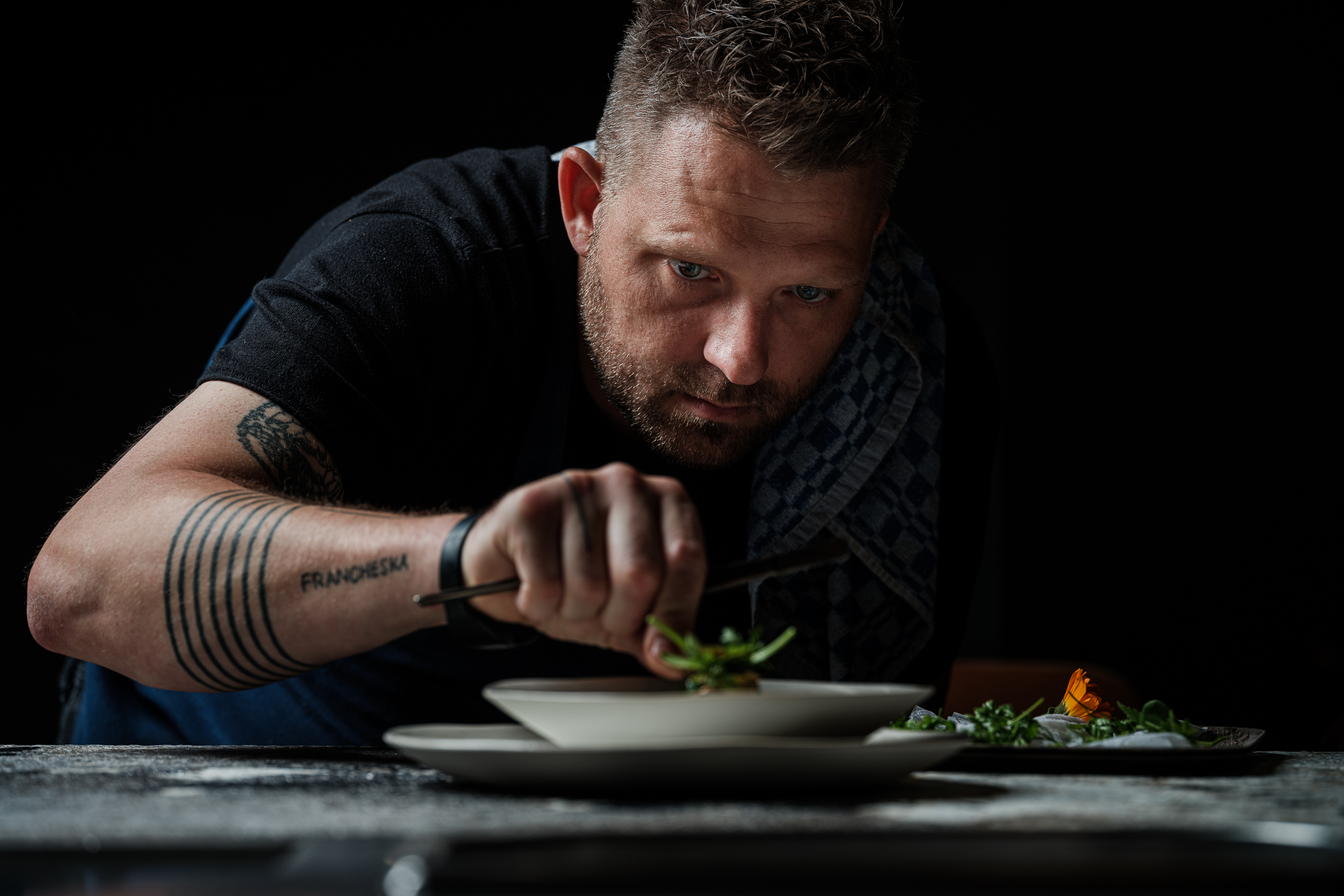 Sterrenchef Nick Bril had te veel glazen alcohol op bij aanrijding stagiair: OM eist celstraf en geldboete