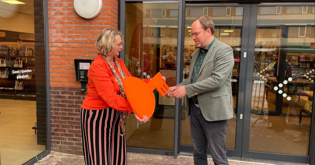 Onbemande bibliotheek in Uithuizen populair bij vroege vogels — Open+ succesvol na eerste jaar