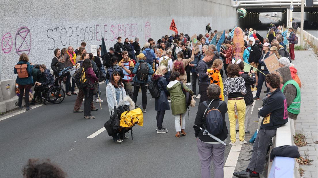 Klimaatdemonstranten hebben tunnelbak weer bezet
