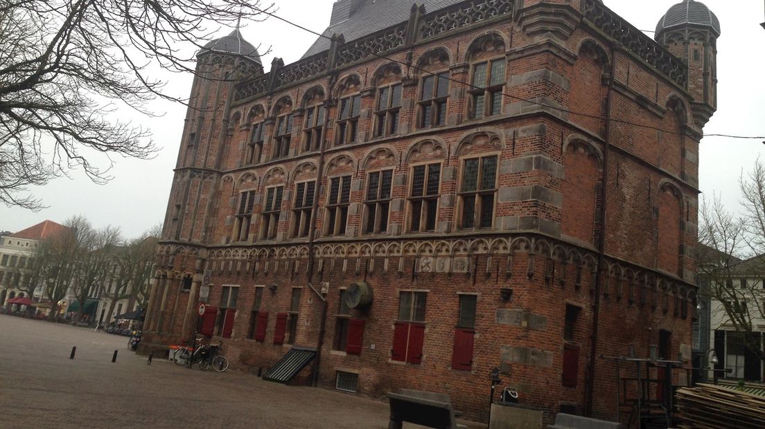 De Waag in Deventer extra beveiligd vanwege aanwezigheid topschilderijen