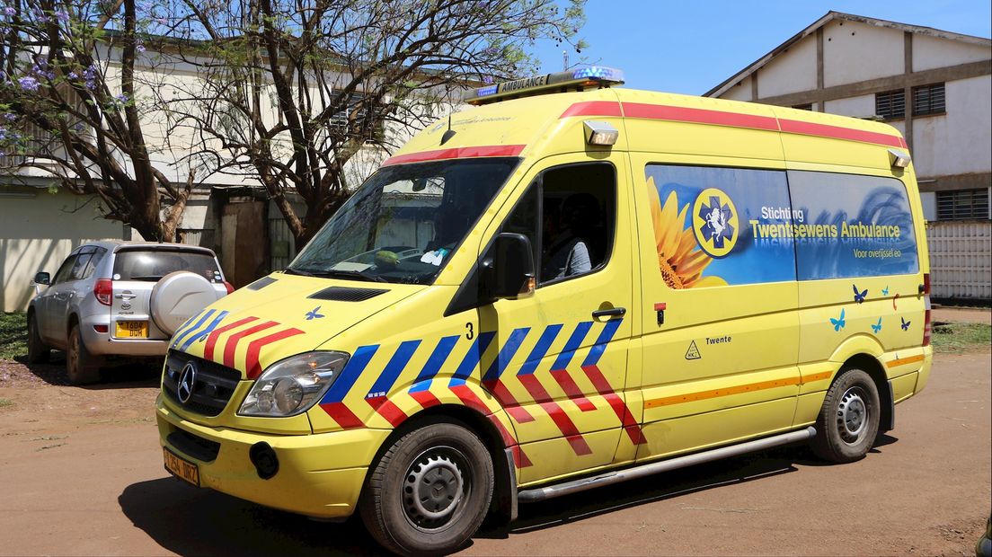 Voormalige Twentse ambulance gaat nu levens in Tanzania redden