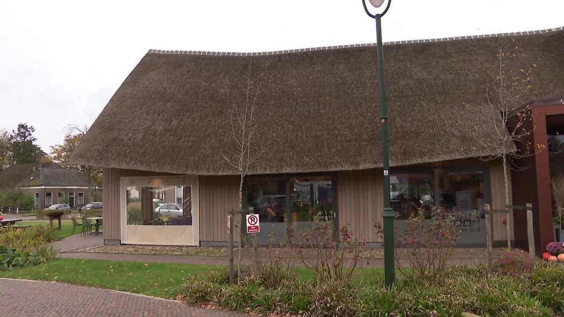 Stemmen in het Hallenhoes in Exloo