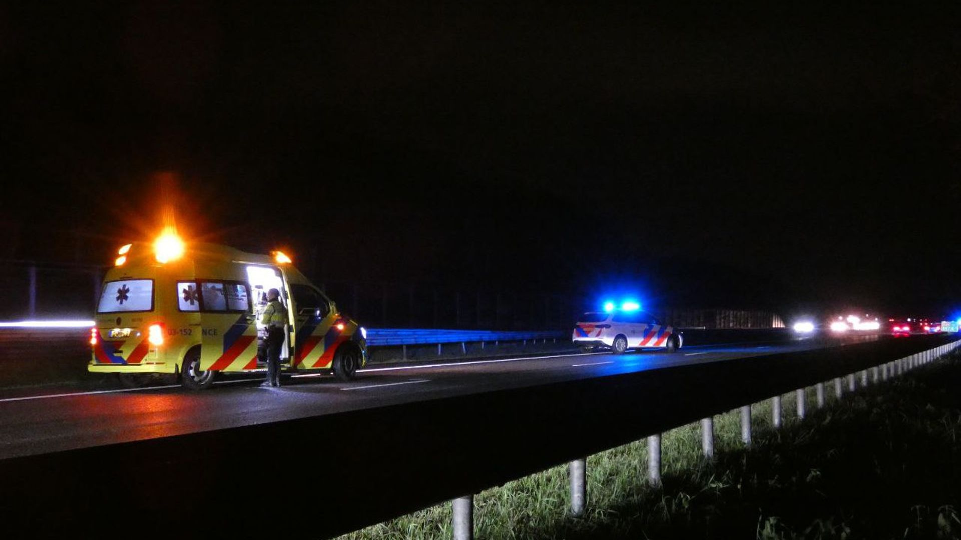 Auto Knalt Op Vangrail A28 Bij Pesse - RTV Drenthe