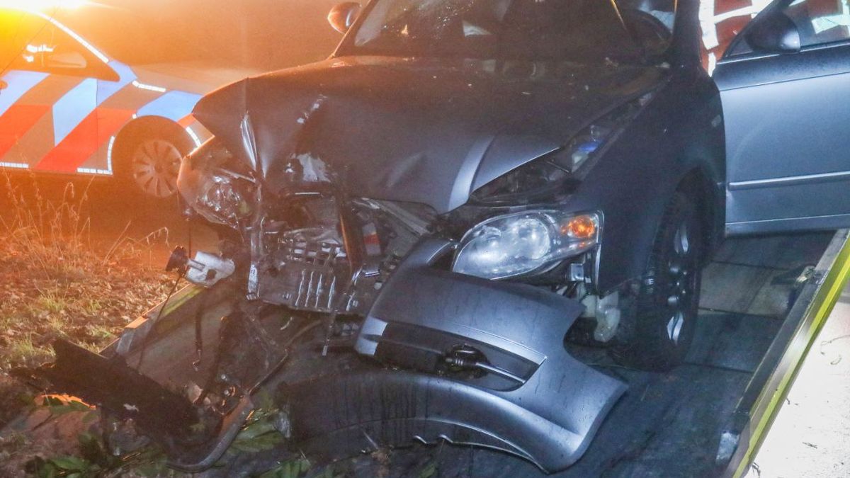 112 Nieuws: Auto's van de weg door gladheid