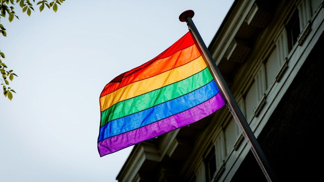 De regenboogvlag is het symbool van de LHBTI+ gemeenschap